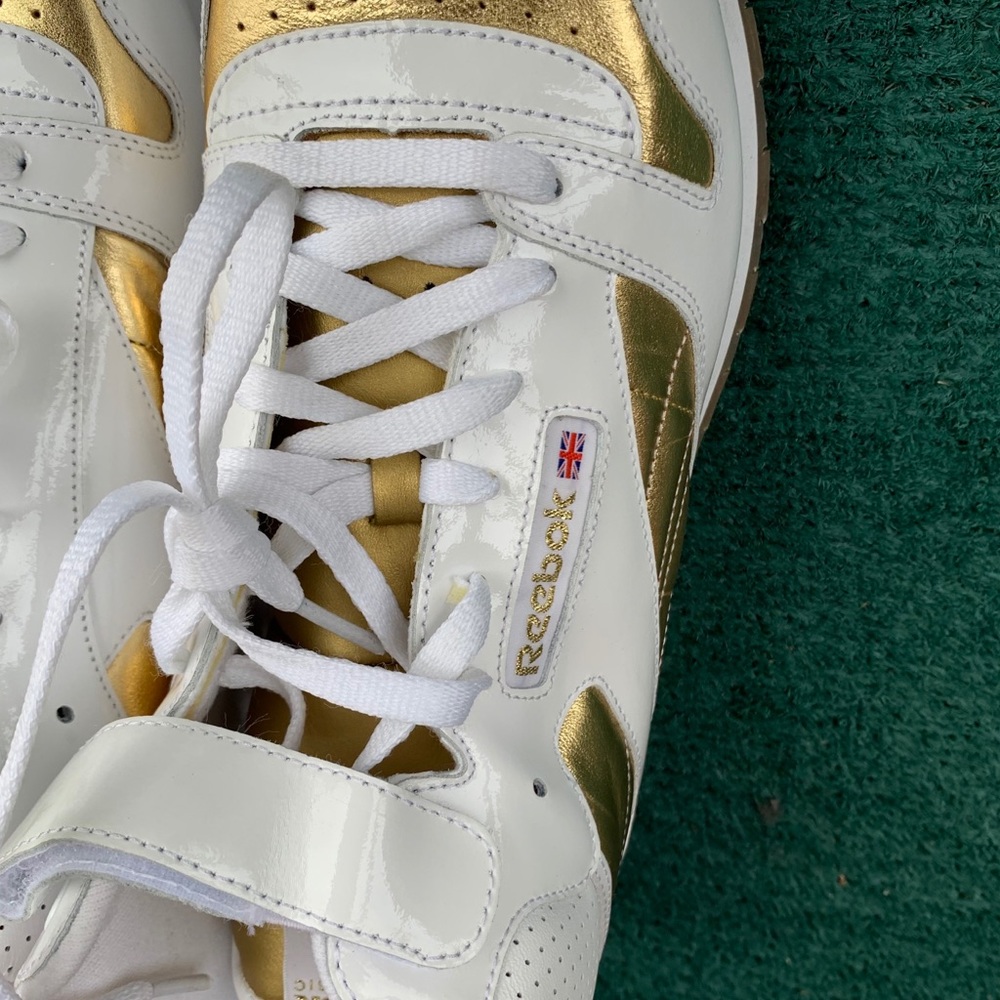 REEBOK Men’s GOLD Foil Edition Metallic Fit Sneakers - Picture 12 of 13